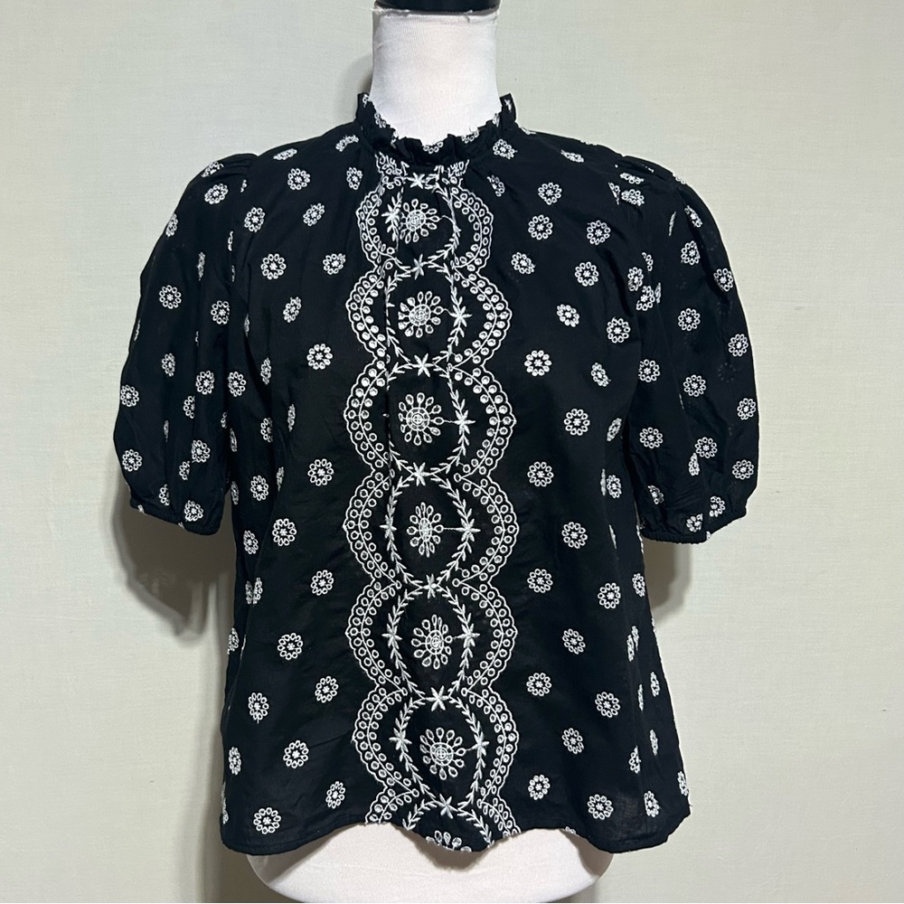 LOFT Black and White embroidered blouse S